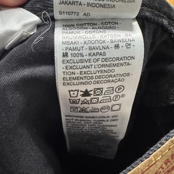 Levi's 94 Baggy Jeans Womens Sz 28‎ Black Cut Off 23.5" Inseam Streetwear Modern - Picture 5 of 6